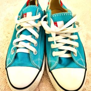Levi's converse style shoes in blue